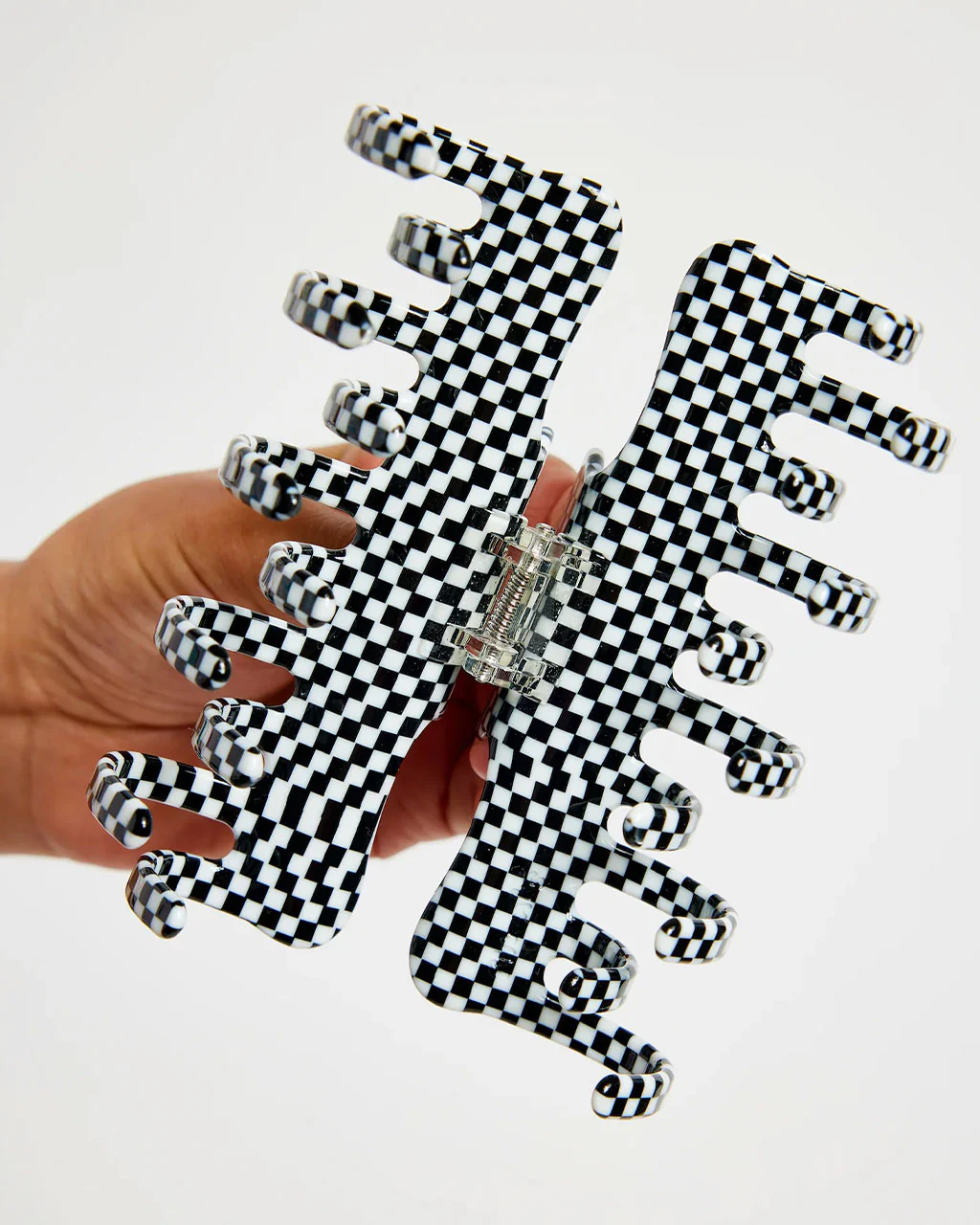 1003-jojo-claw-large-glitch-1.webp