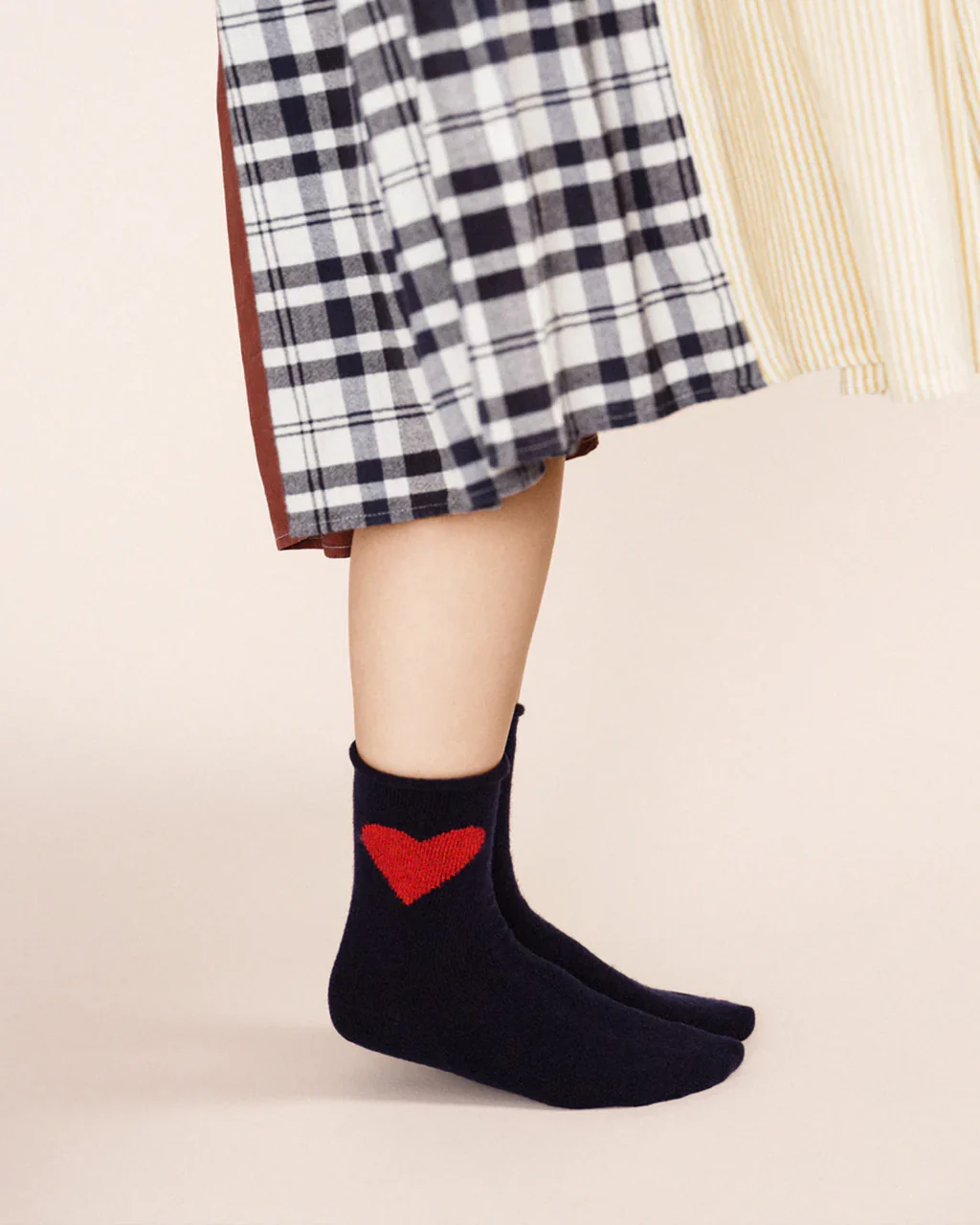 1102-love-cashmere-crew-socks-navy-1.webp