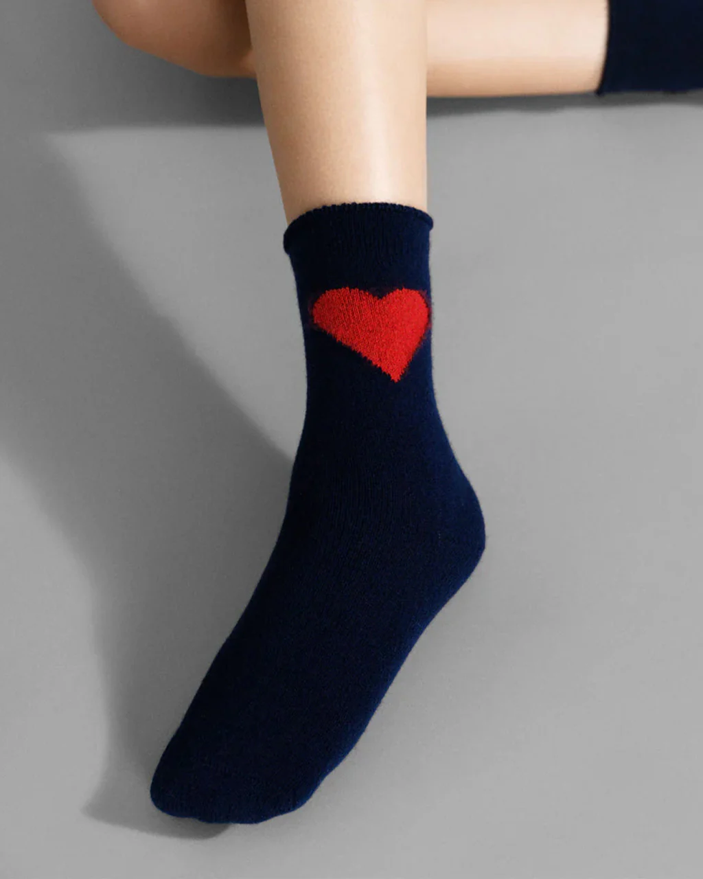 1102-love-cashmere-crew-socks-navy-1.webp