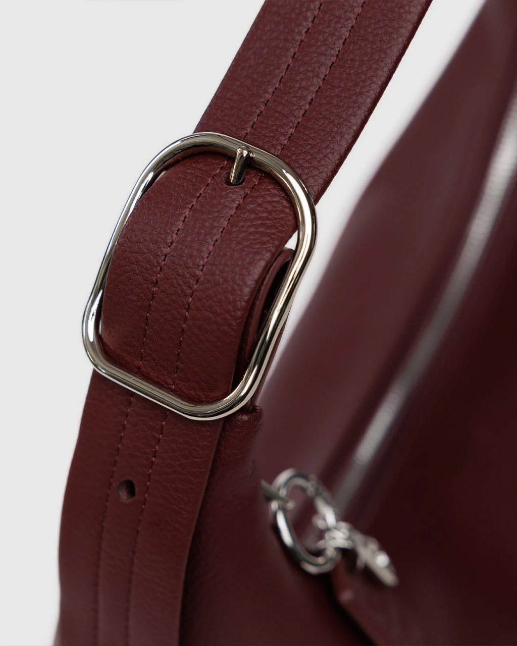 116-recycled-leather-shoulder-bag-mahogany-1.webp