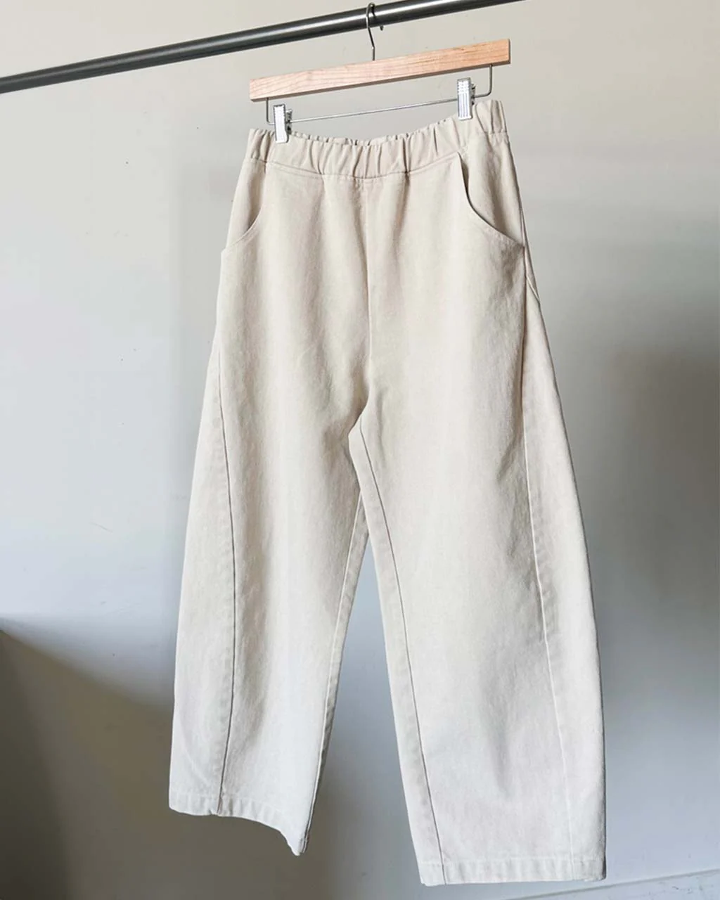 1421-arc-pants-naturel-1.webp