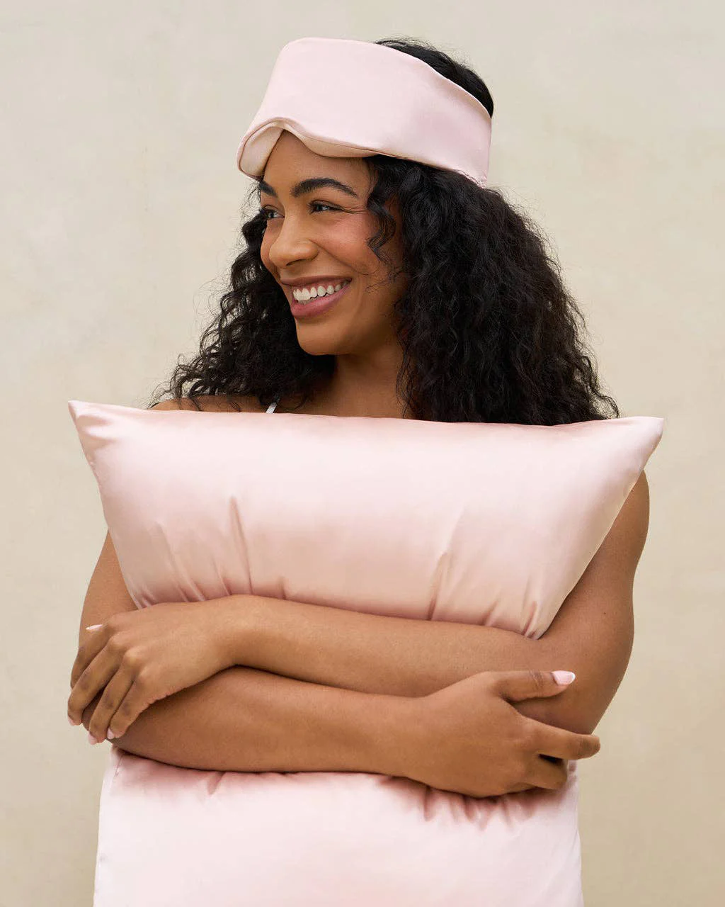 1590-blush-satin-pillow-eye-mask-1.webp