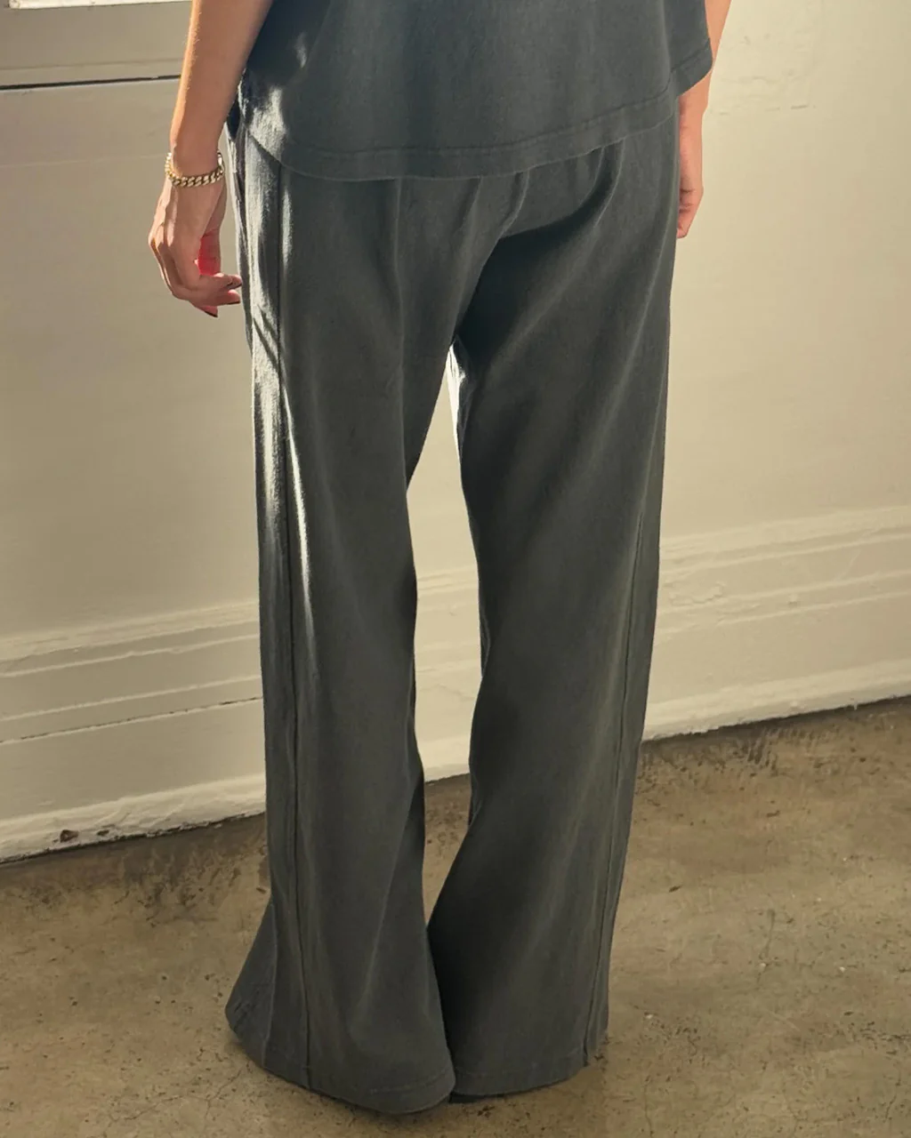 1625-breezy-pants-coal-1.webp