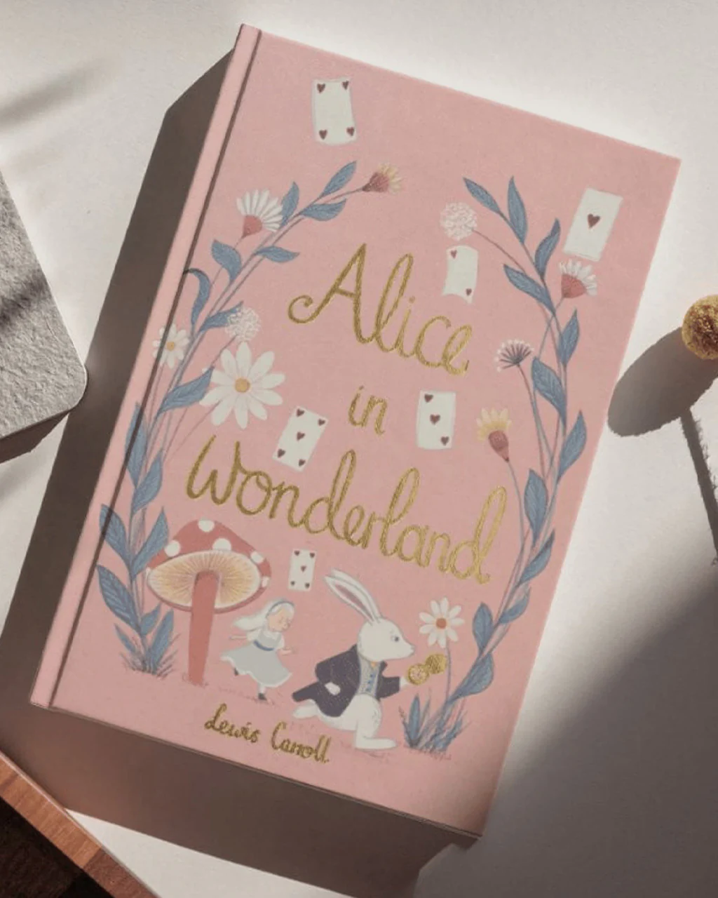 Collectorâs Edition Book - Alice In Wonderland