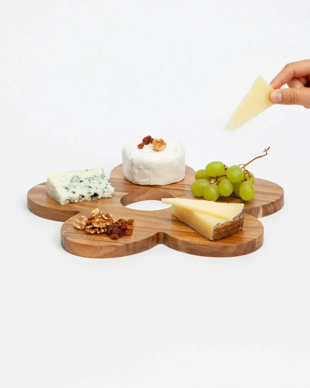 1921-daisy-serving-board-1.webp