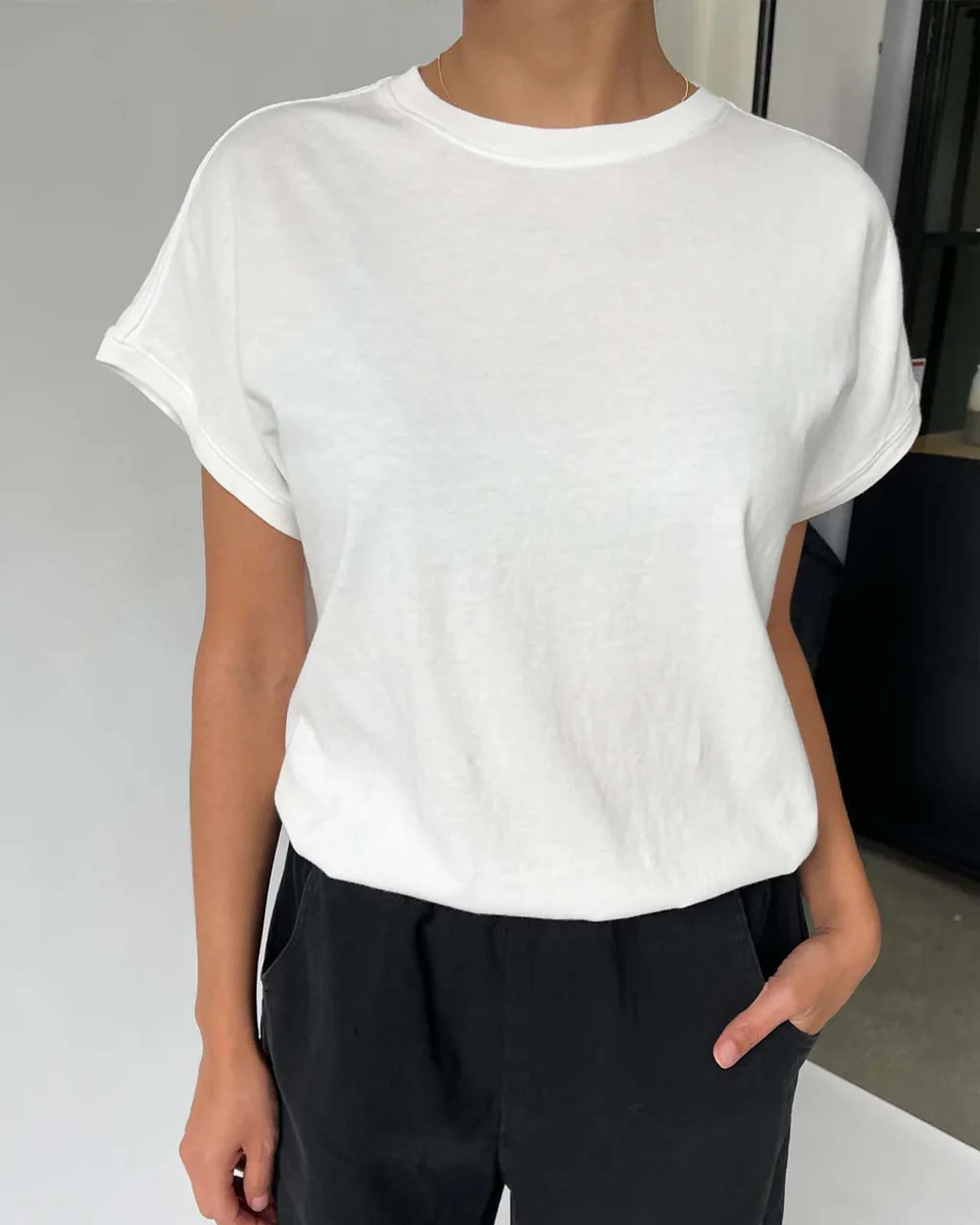 2063-ease-tee-vintage-white-1.webp