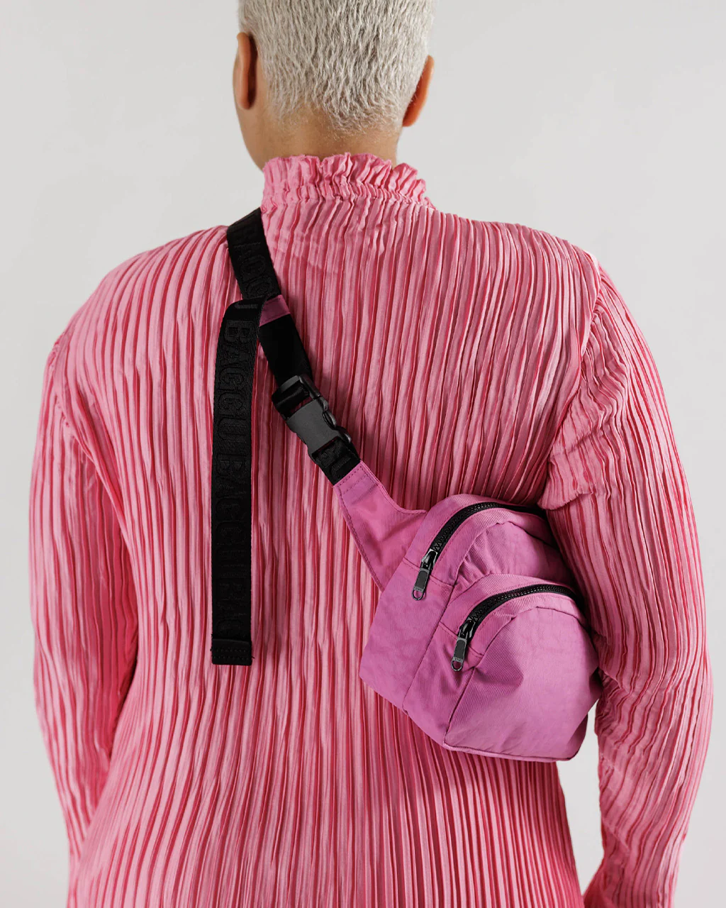 232-fanny-pack-extra-pink-1.webp