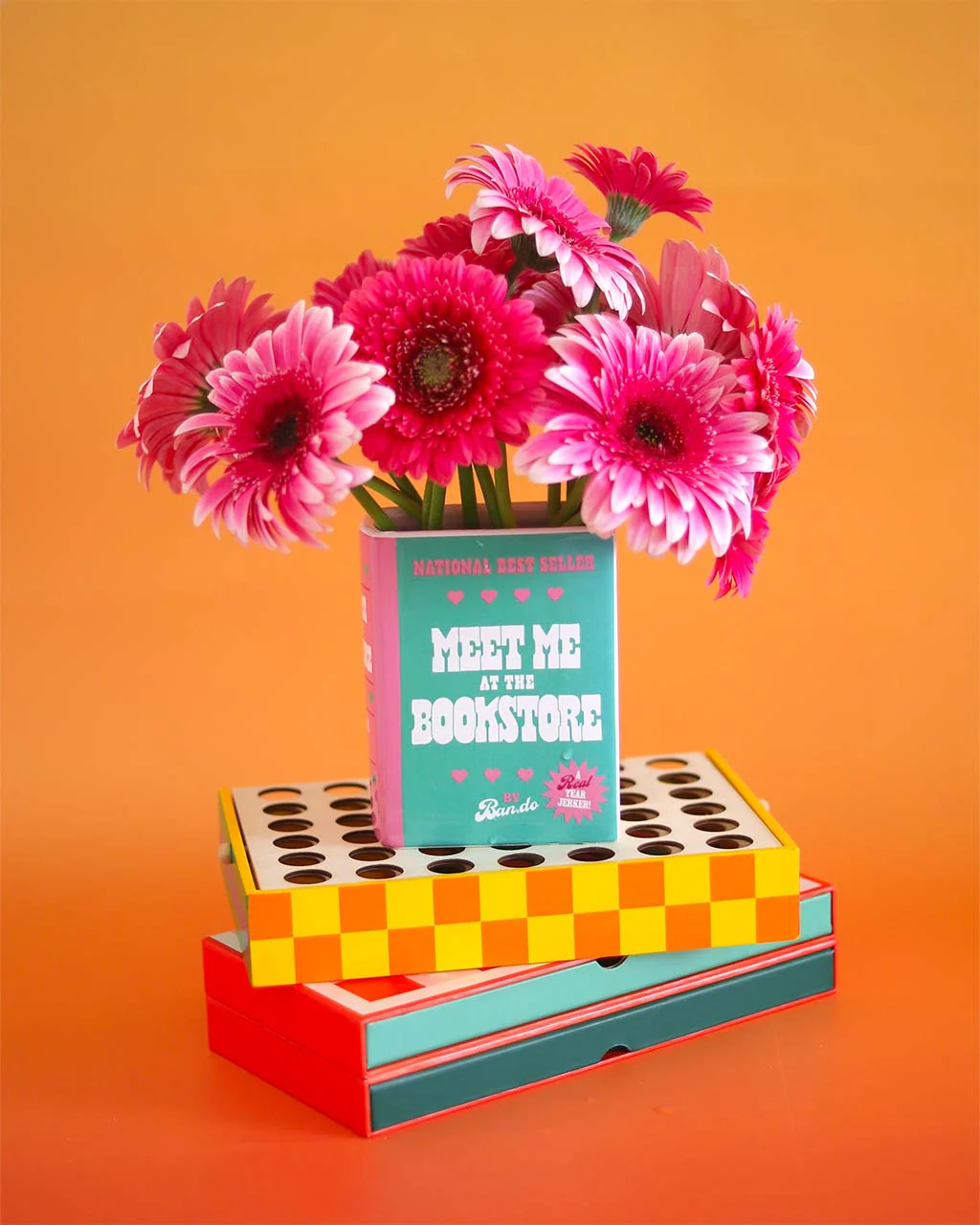 2862-meet-me-at-the-bookstore-vase-1.webp
