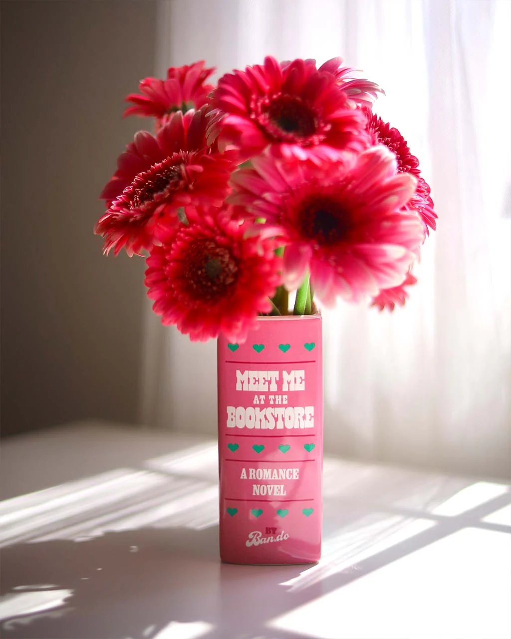2862-meet-me-at-the-bookstore-vase-1.webp
