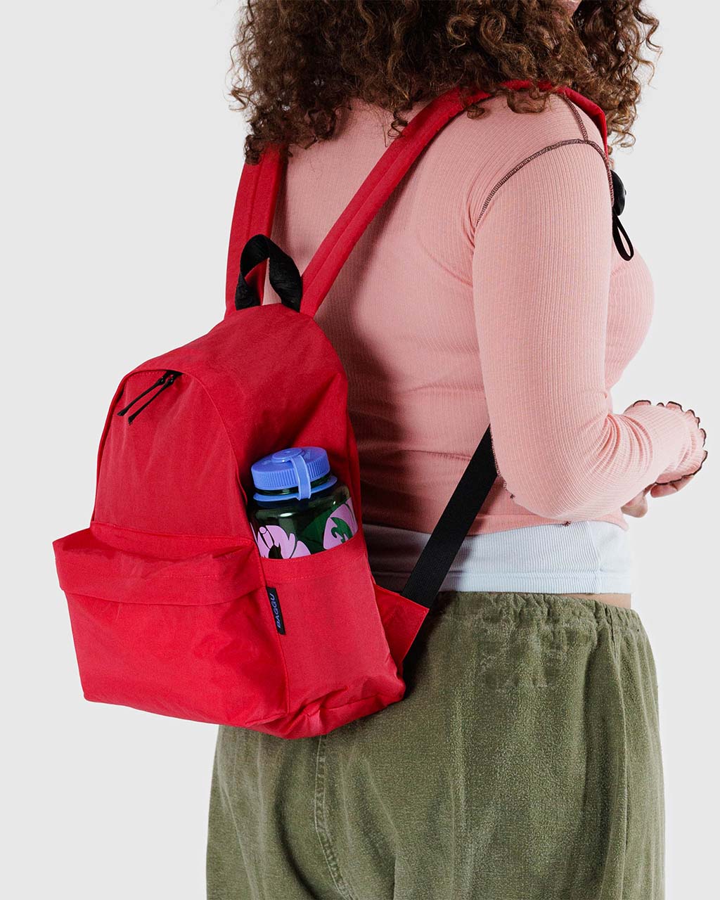 333-medium-nylon-backpack-candy-apple-1.webp