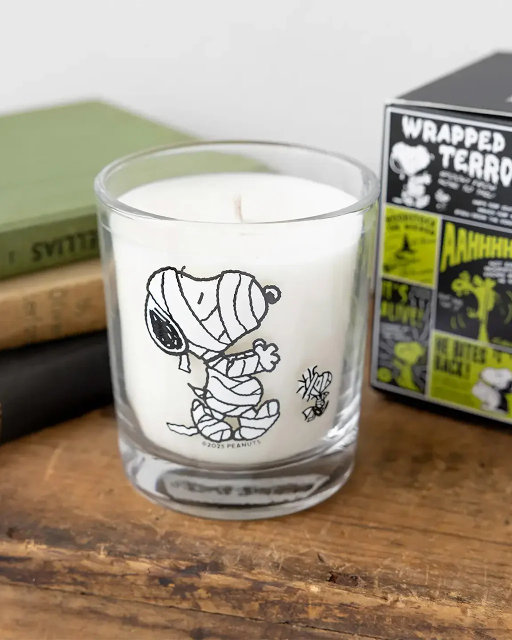 Snoopy Mummy Candle - Cinnamon