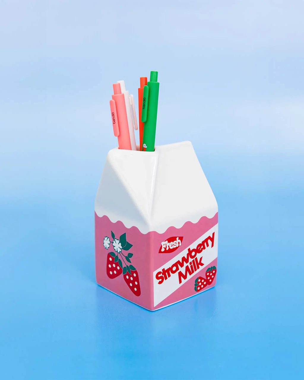 3695-strawberry-milk-vase-1.webp