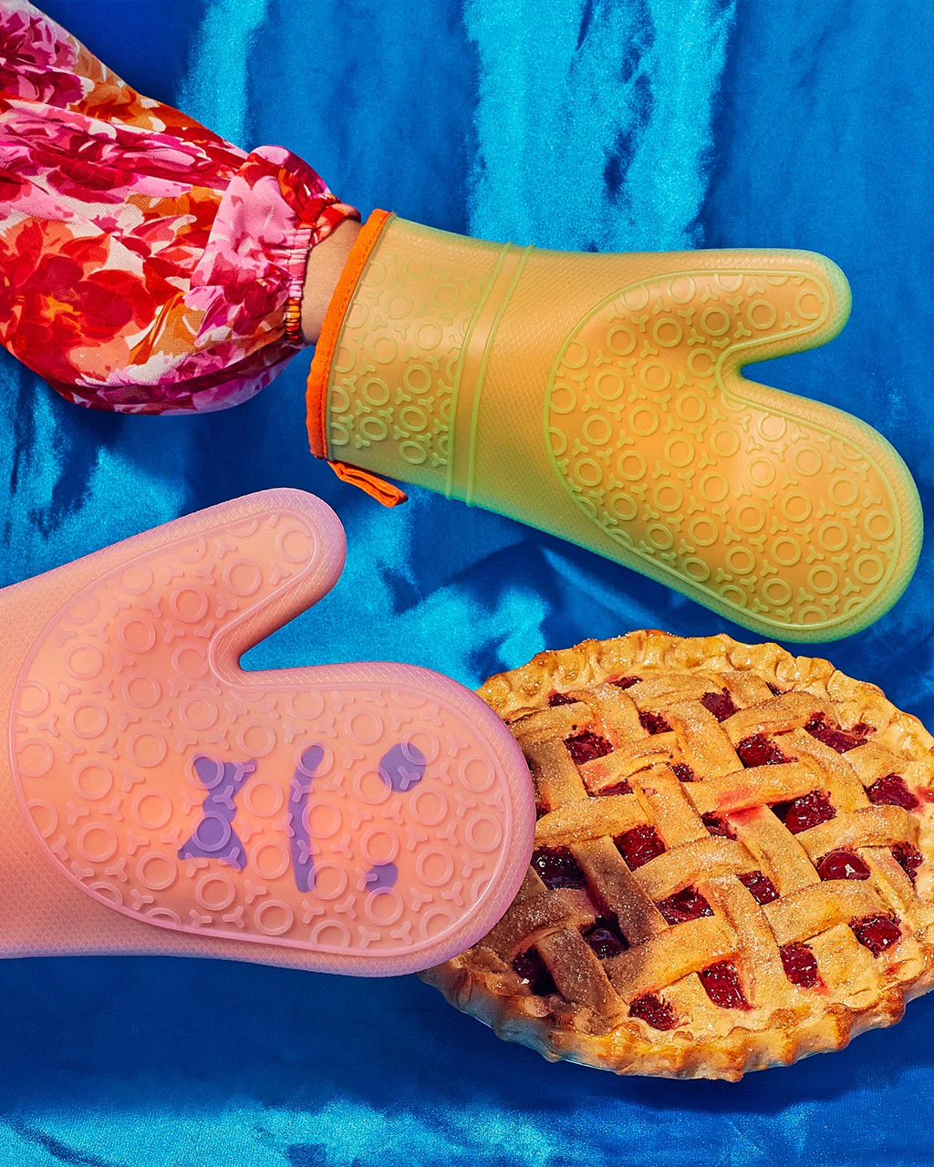 3840-the-oven-mitts-1.webp