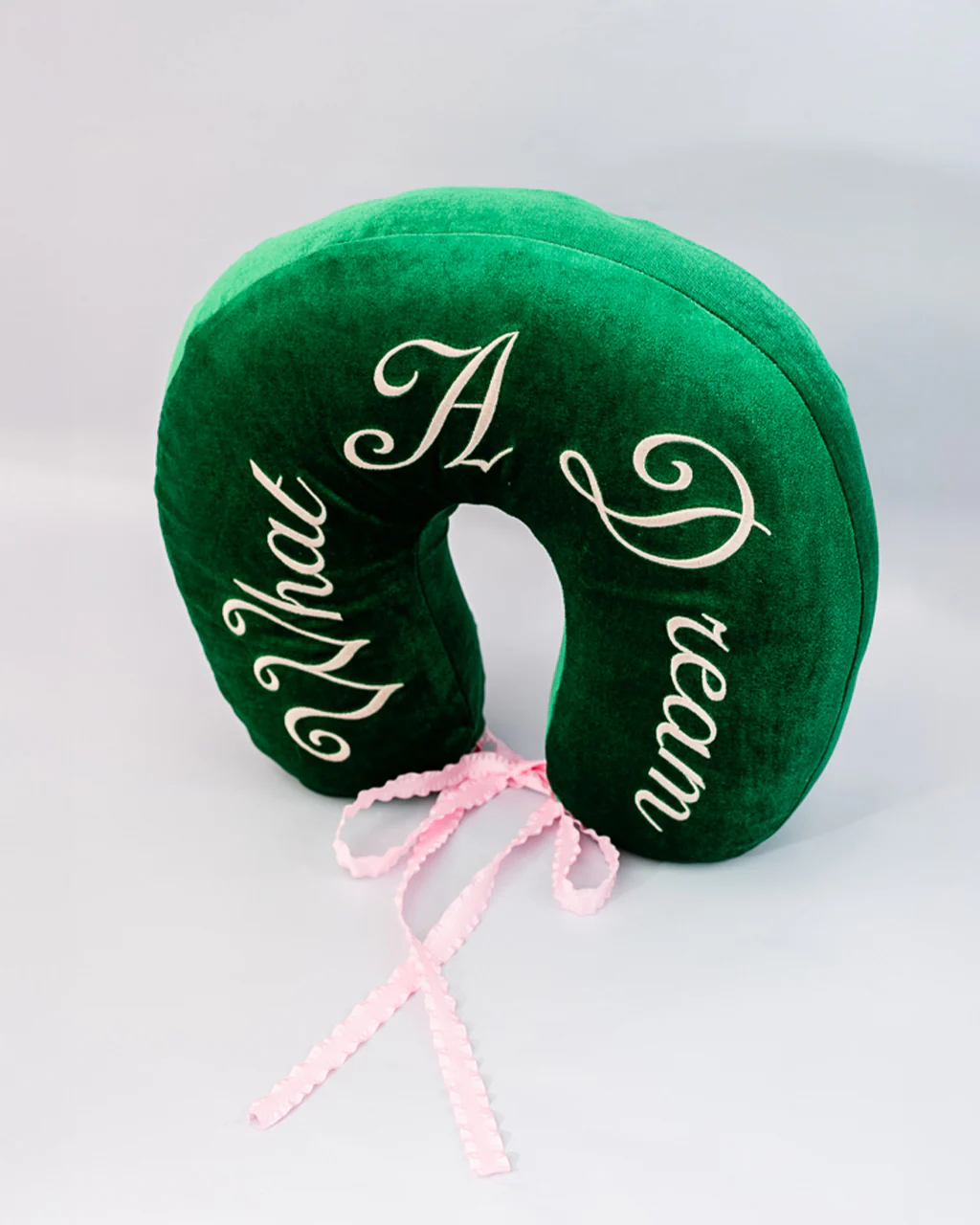 448-getaway-travel-pillow-what-a-dream-1.webp