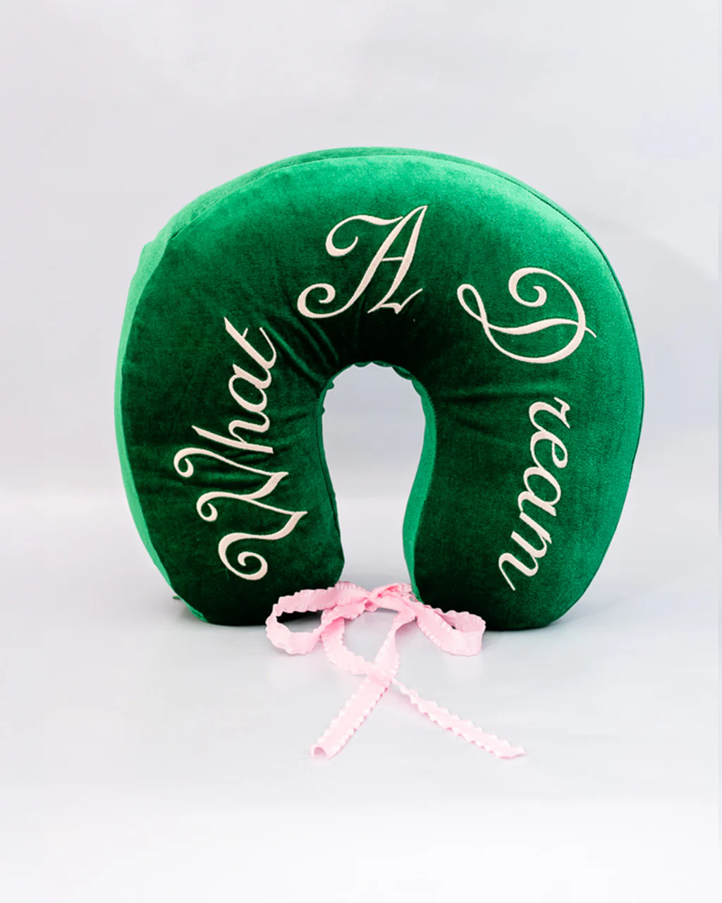 448-getaway-travel-pillow-what-a-dream-1.webp