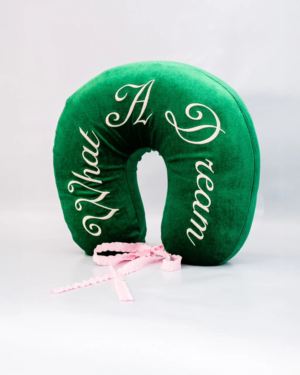 448-getaway-travel-pillow-what-a-dream-1.webp