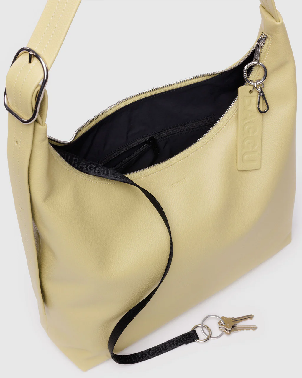 473-recycled-leather-shoulder-bag-straw-1.webp