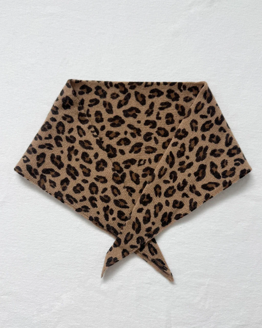 884-cashmere-bandana-leopard-1.jpg
