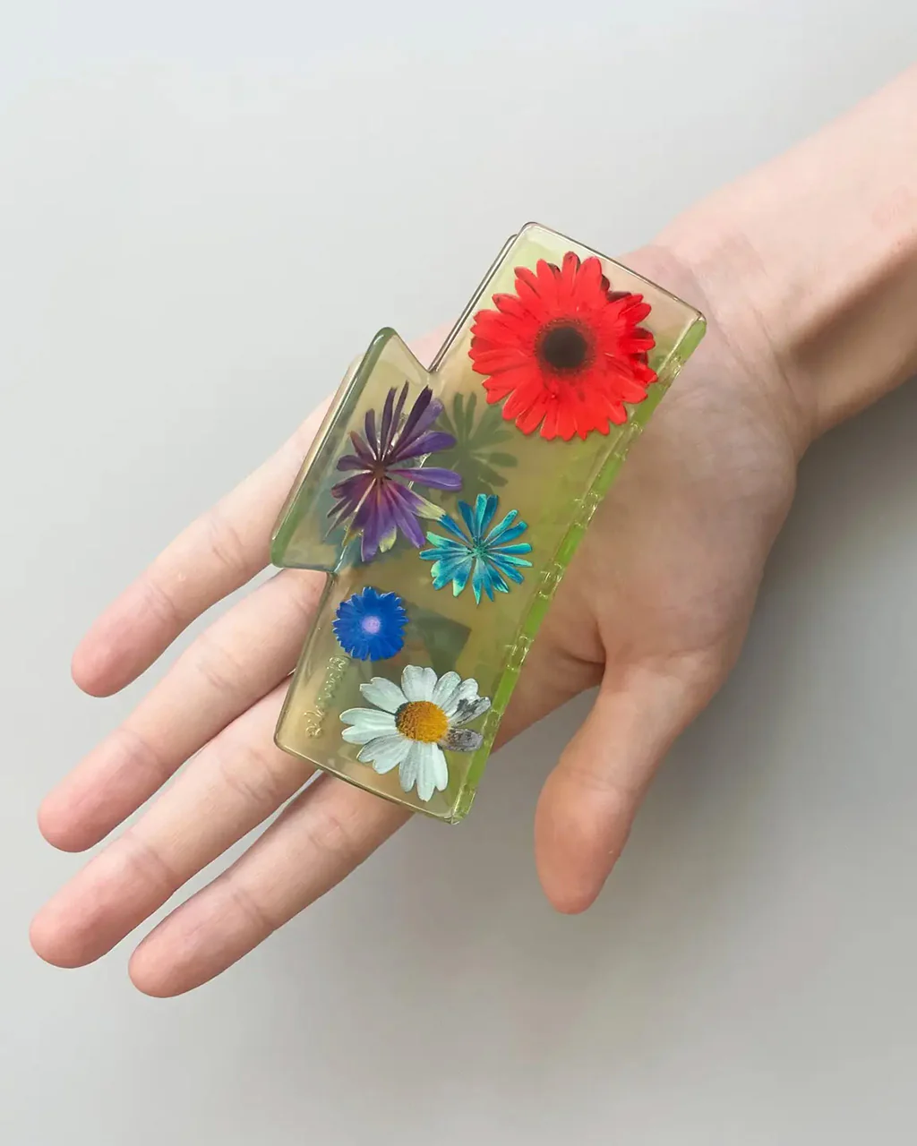 965-box-claw-flower-power-1.webp